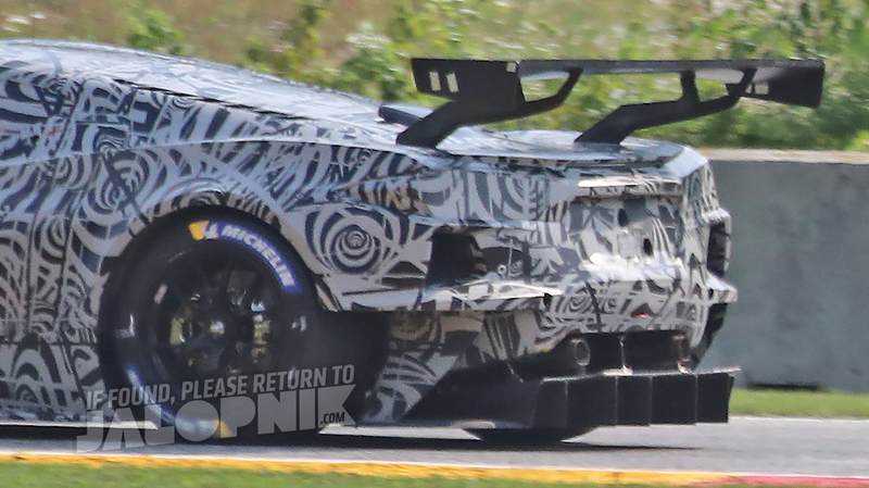 Illustration for article titled Mid-Engine Corvette C8.R: The Best Look Yet